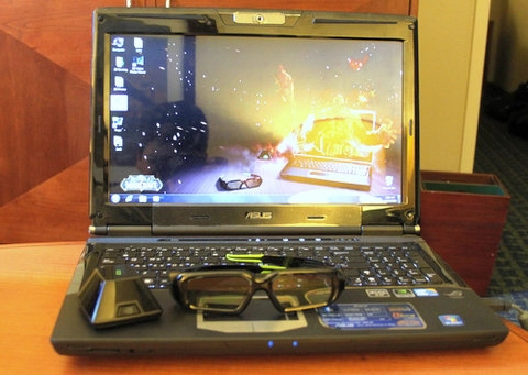 Hình ảnh đầu tiên về laptop 3d asus g51j