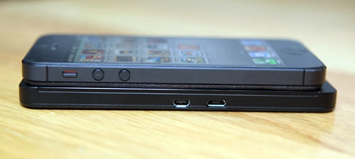 hình ảnh so sánh iphone 5 và blackberry l series