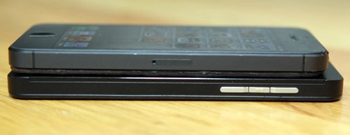 hình ảnh so sánh iphone 5 và blackberry l series