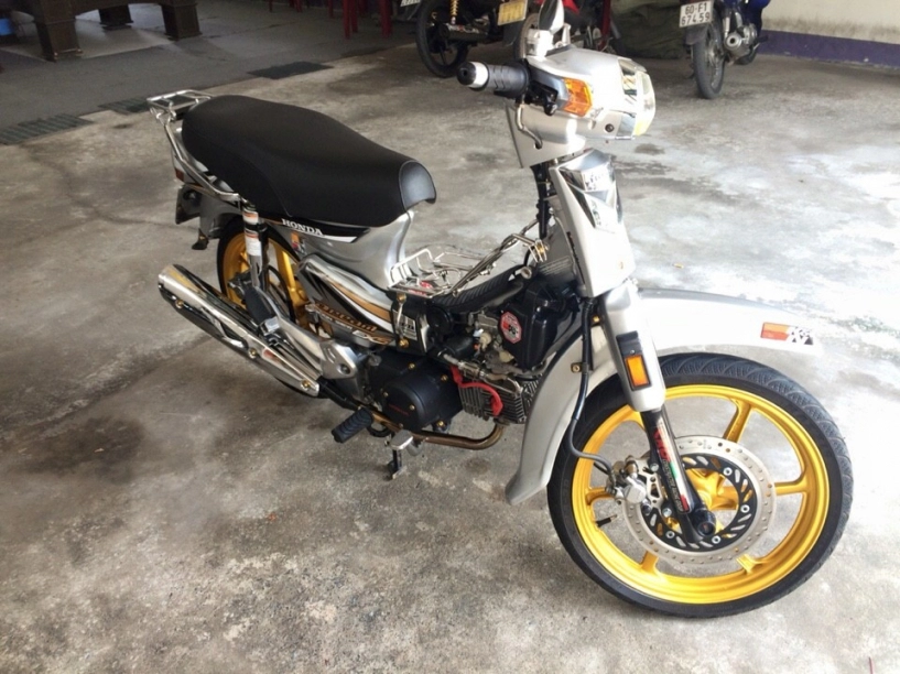 Honda dream mạnh mẽ và phong cách