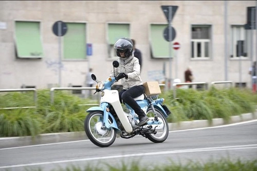 Honda super cub được tái sinh tại hà lan