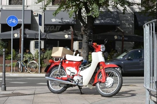 Honda super cub được tái sinh tại hà lan