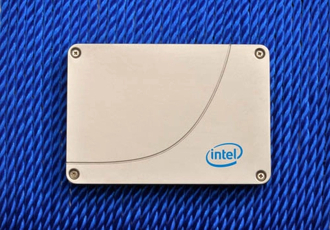 Intel ra ổ ssd tốc độ tối đa 768 mbgiây