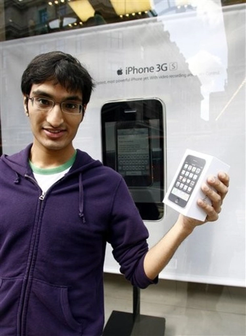 Iphone 3gs đến tay người dùng