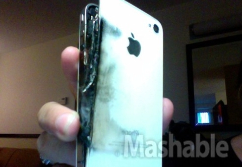 Iphone 4 bị cháy khi đang sạc