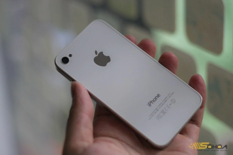 Iphone 4 màu trắng đầu tiên về vn