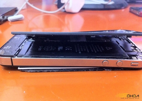 Iphone 4 vỡ nát vẫn nhận itunes