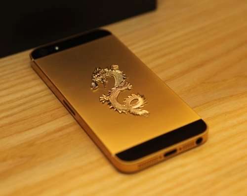 Iphone 5 mạ vàng khảm hình rồng ở việt nam