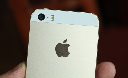 Iphone 5s đầu tiên về việt nam giá hơn 20 triệu đồng