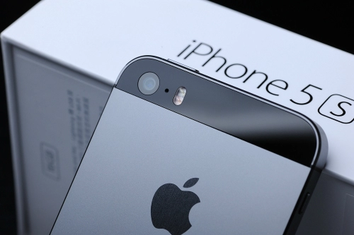 Iphone 5s hàng mới ế ẩm