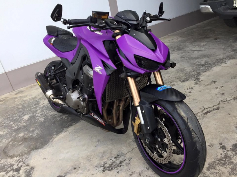 Kawasaki z1000 nổi bật với phiên bản violet