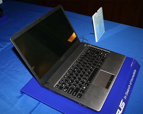 Laptop bán ra trong tháng 42012