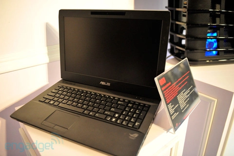 Laptop chơi game khủng của asus tại computex 2010