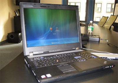 Laptop hai màn hình của lenovo