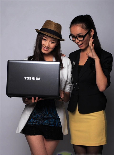 Laptop toshiba chạy windows 7 cho châu á