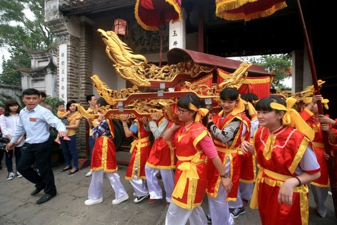 Lễ hội cổ loa sôi động