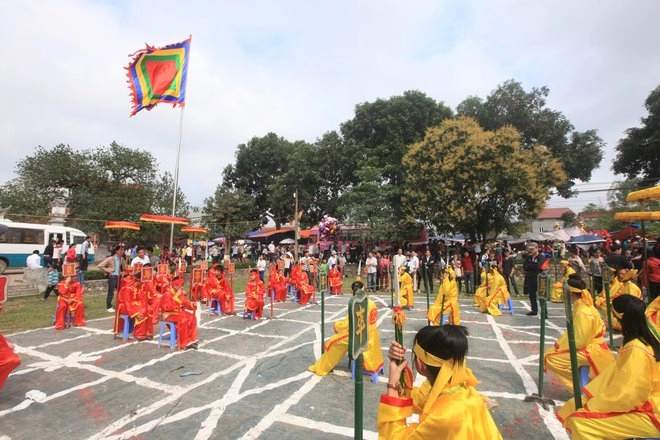 Lễ hội cổ loa sôi động