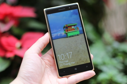 Lumia 830 phiên bản vàng có giá 799 triệu đồng