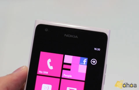 Lumia 900 chính hãng giá 125 triệu