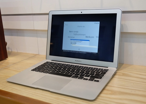 Macbook air 2014 về vn rẻ hơn bản cũ 2 triệu đồng