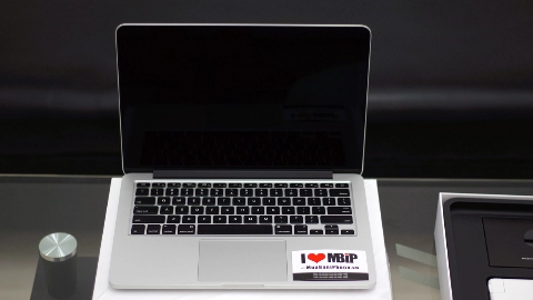 Macbook pro 13 inch retina về vn