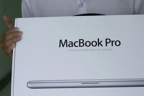 Macbook pro mới của apple đã tới vn