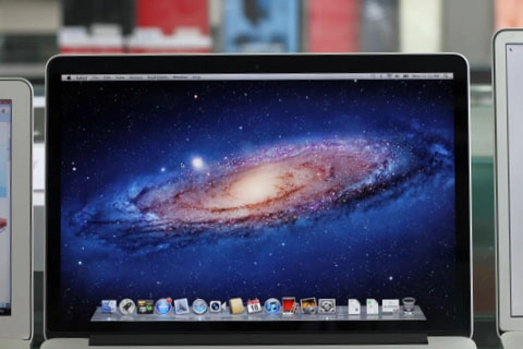 Macbook pro retina chính hãng đến việt nam