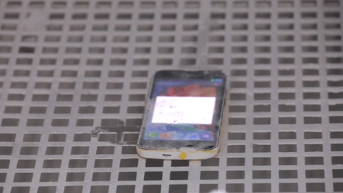 Màn tra tấn smartphoneracer trước khi xuất xưởng