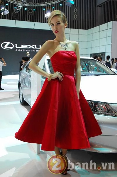 Mẫu tây tại việt nam motor show 2013