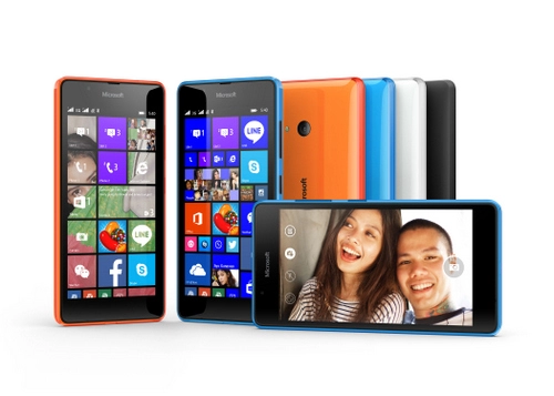 Microsoft ra điện thoại selfie giá 35 triệu đồng