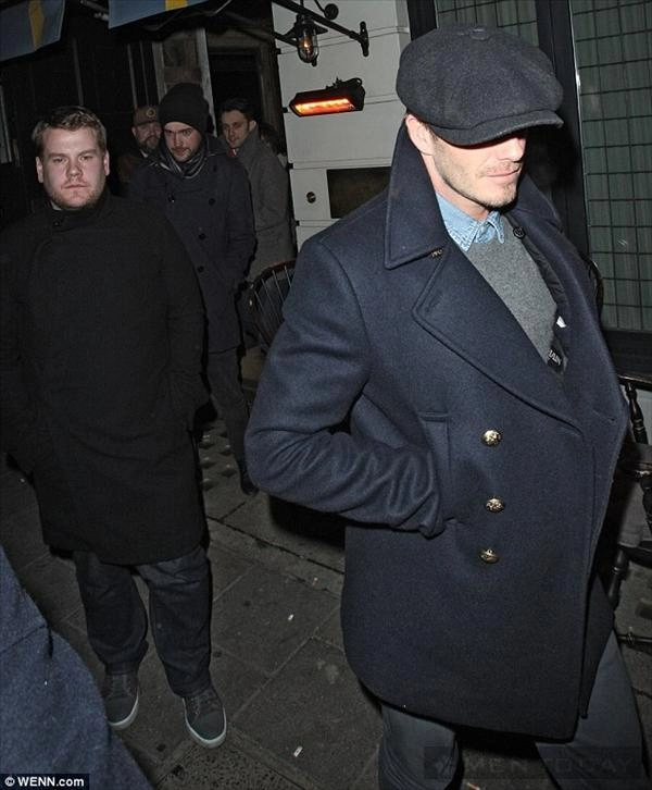 Mix pea coat lịch lãm và quyến rũ như david beckham