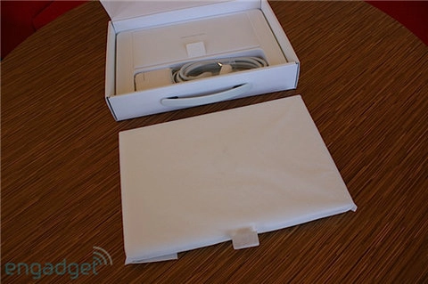 Mở hộp apple macbook vỏ nhựa mới