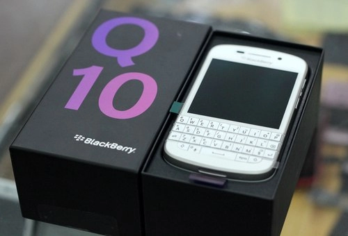 mở hộp blackberry q10 màu trắng