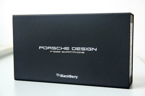 Mở hộp smartphone hạng sang blackberry porsche design p9982