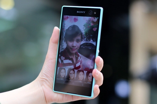 Mở hộp sony xperia c3 - smartphone chuyên chụp ảnh selfie