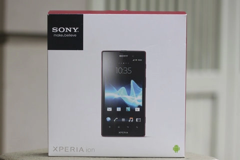 mở hộp xperia ion đỏ đầu tiên về vn