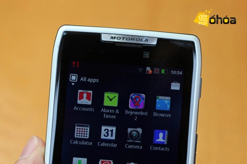 Motorola razr trắng xuất hiện ở hà nội