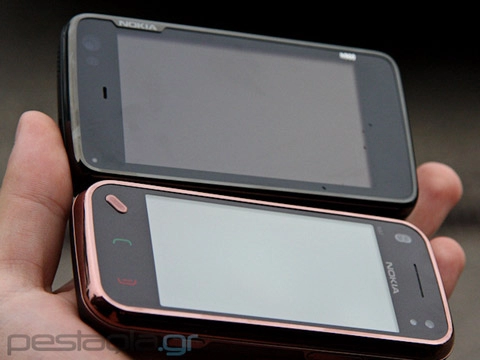 N97 mini so dáng n900 và n97