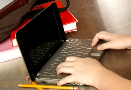 Netbook ngày càng gần laptop