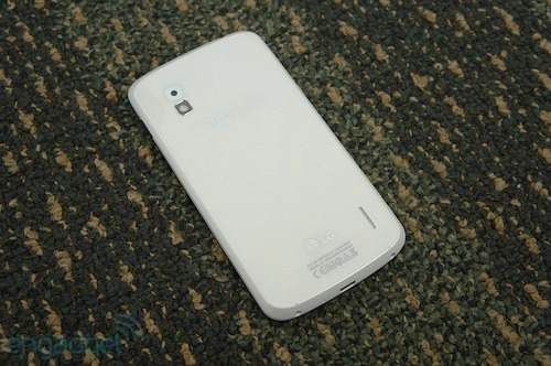 Nexus 4 màu trắng có thể xuất hiện vào tháng 6 với android 43