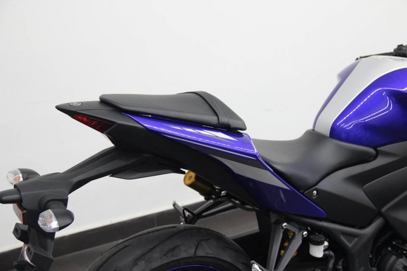 Ngắm chiếc yamaha r25 độ pô akrapovic kèm phuộc ohlins đẹp leng ken