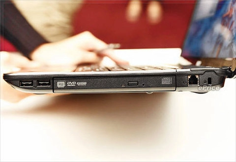 Ngắm laptop 3d của acer