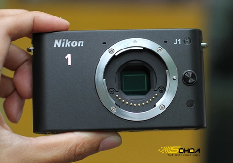 Nikon j1 v1 giá 15 triệu và 183 triệu