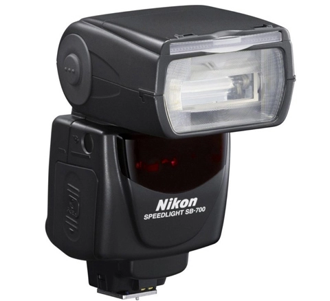 Nikon ra 2 ống fix và đèn flash mới