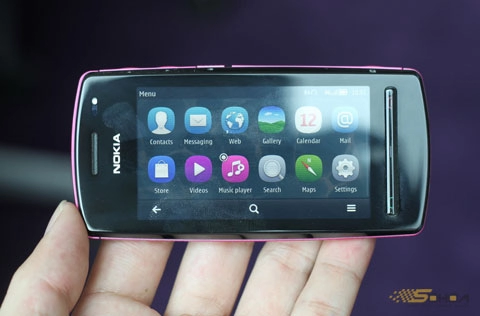 Nokia 600 loa lớn giá hơn 5 triệu đồng