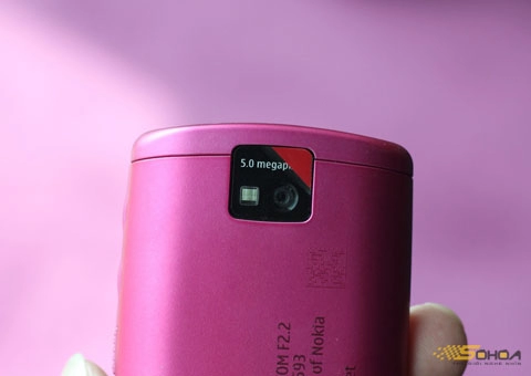 Nokia 600 loa lớn giá hơn 5 triệu đồng