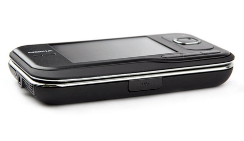 Nokia 6760 slide giá gần 5 triệu đồng