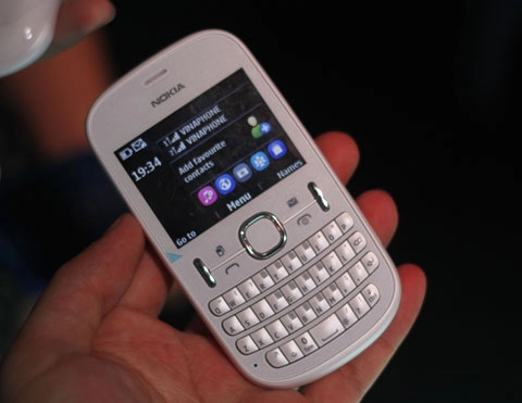 Nokia asha 200 giá 17 triệu tại vn