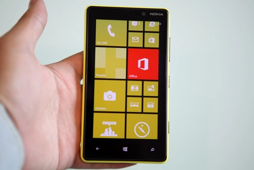 Nokia bán lumia 920 và 820 ở vn ngay tháng 11