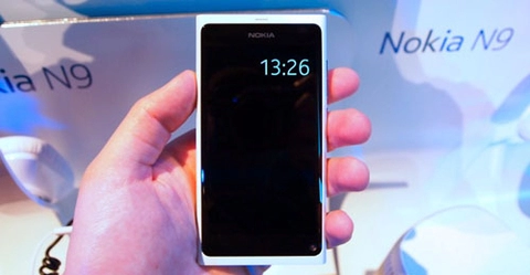 Nokia bán n9 màu trắng tại phần lan